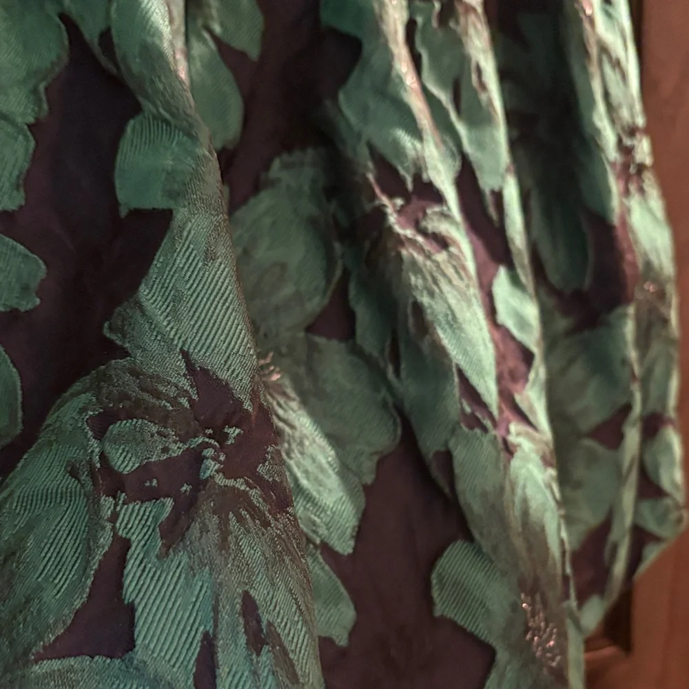 TCEC Green Floral Dress - Picture 5 of 5